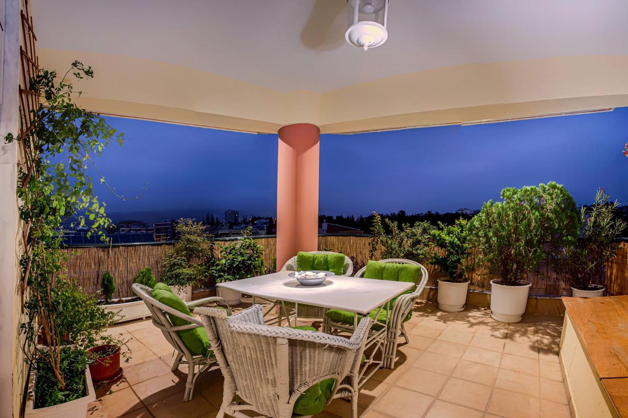 Celestial Garden-Thessaloniki'S Modern, Eclectic Penthouse With An Amazing View And Veranda Exterior photo